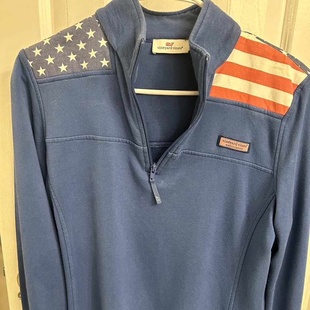 Vineyard Vines sweatshirt